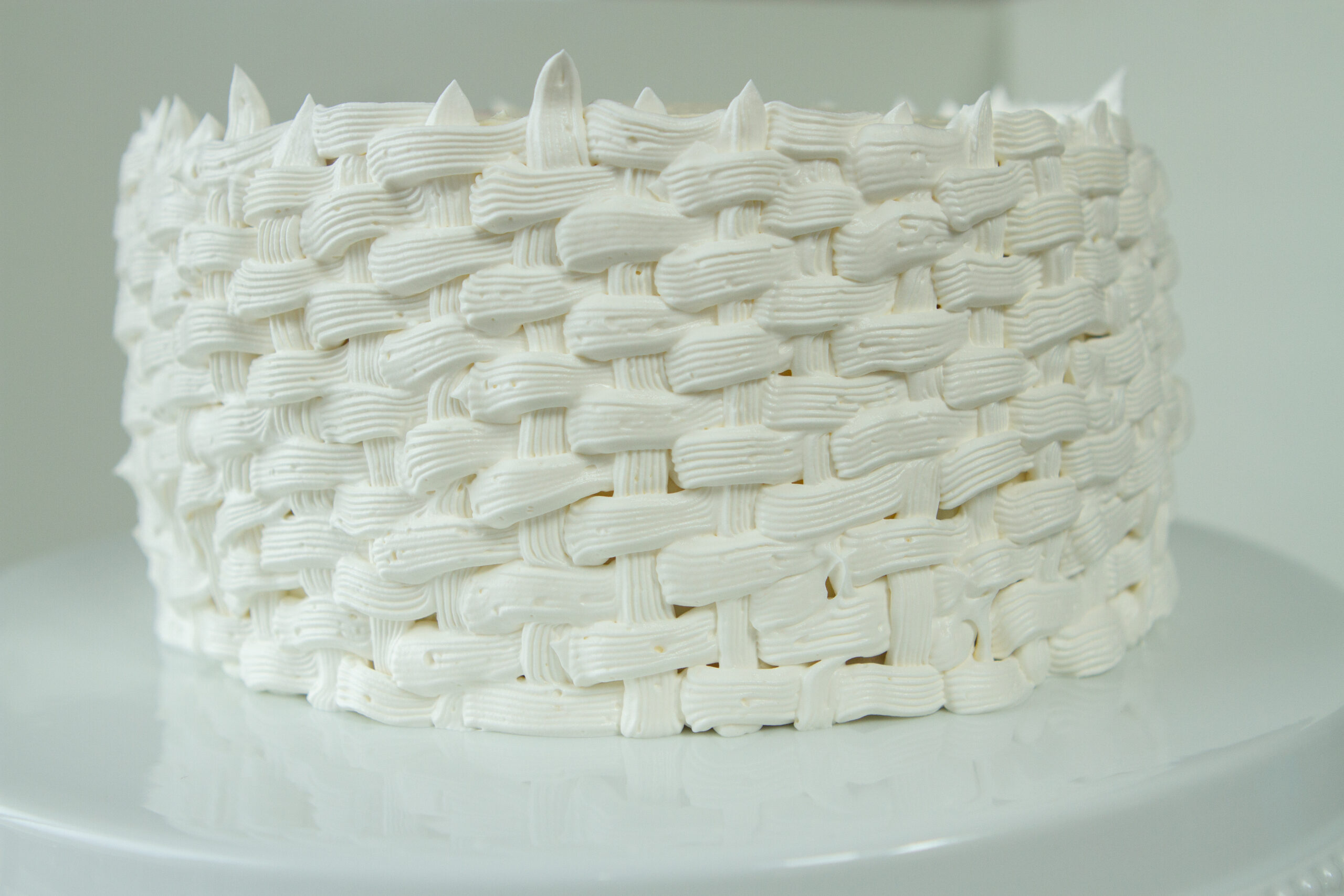 basket weave edge on cake